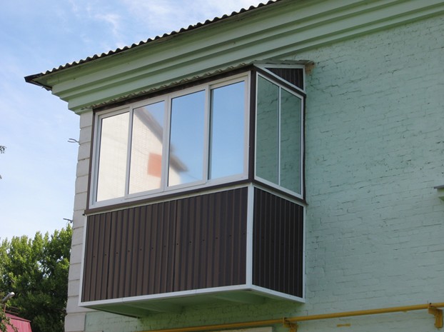 Легкое облегченное остекление балкона Руза