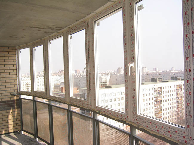 Недорогое остекление общего балкона Руза